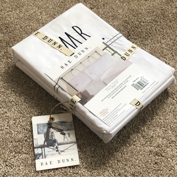 NWT Rae Dunn Mr. & Mrs. embroidered pillowcases set of 2 - 100% cotton percale - Picture 5 of 5